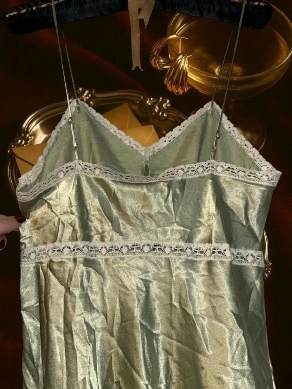 ✨ Vera Wang Pistachio Green with Ivory Lace Slip Dress, size small ✨